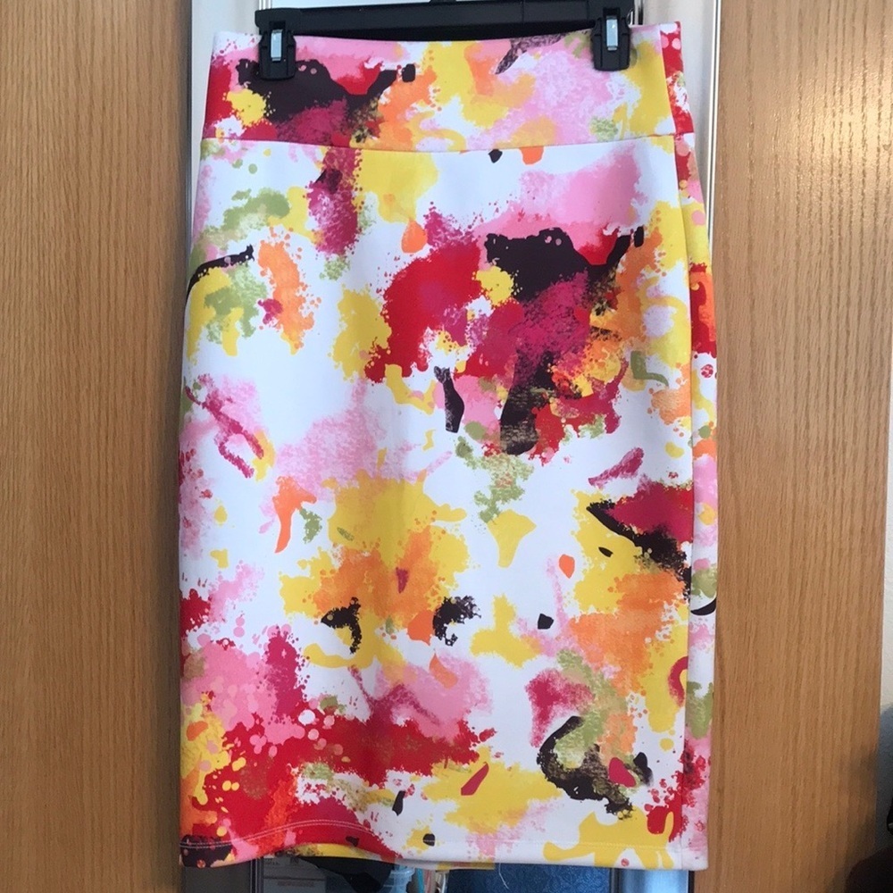 Bright, stretchy skirt.  JW Styles size Medium.  Spring, Art Deco, color splash